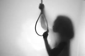 युवती ने फंदा लगाकर जान दी  The girl committed suicide by hanging herself