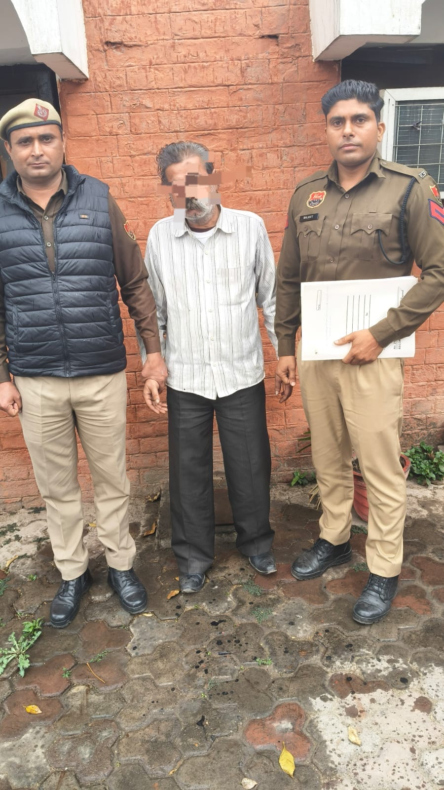 bail by giving fake documents