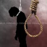 Woman commits suicide by hanging herself 