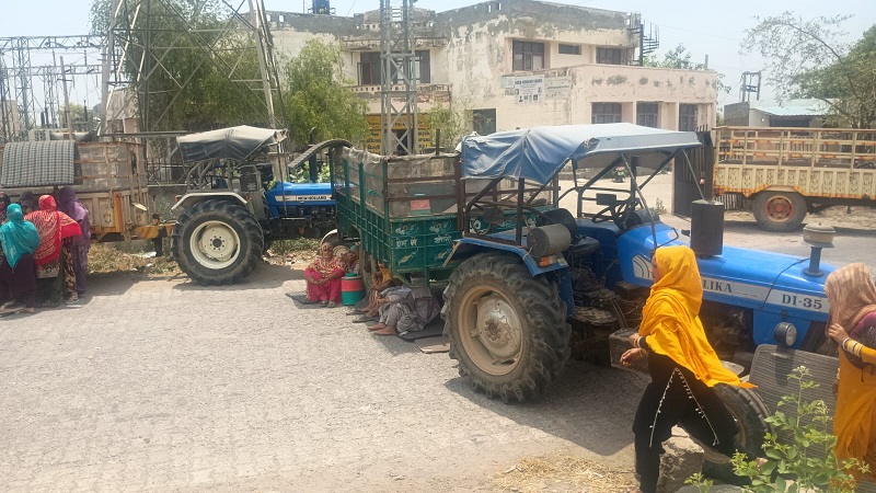 jind villagers Jam road power cut